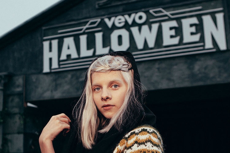 Vevo Halloween 2016 Bug Bar